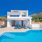 Villa Michou Helios By