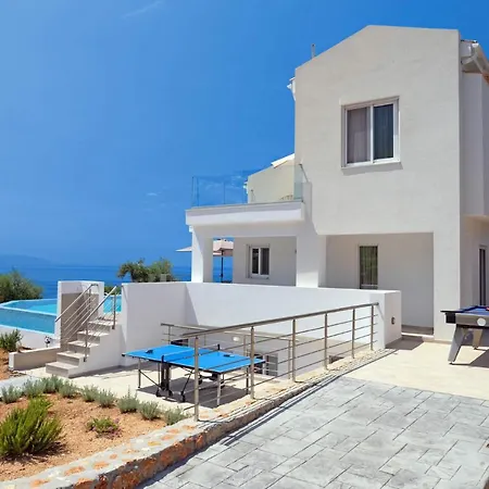 Michou Helios By لورداهاتا